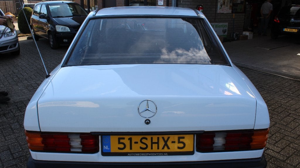 Mercedes-Benz 190-Serie 2.0 D 1986 Wit, foto 4