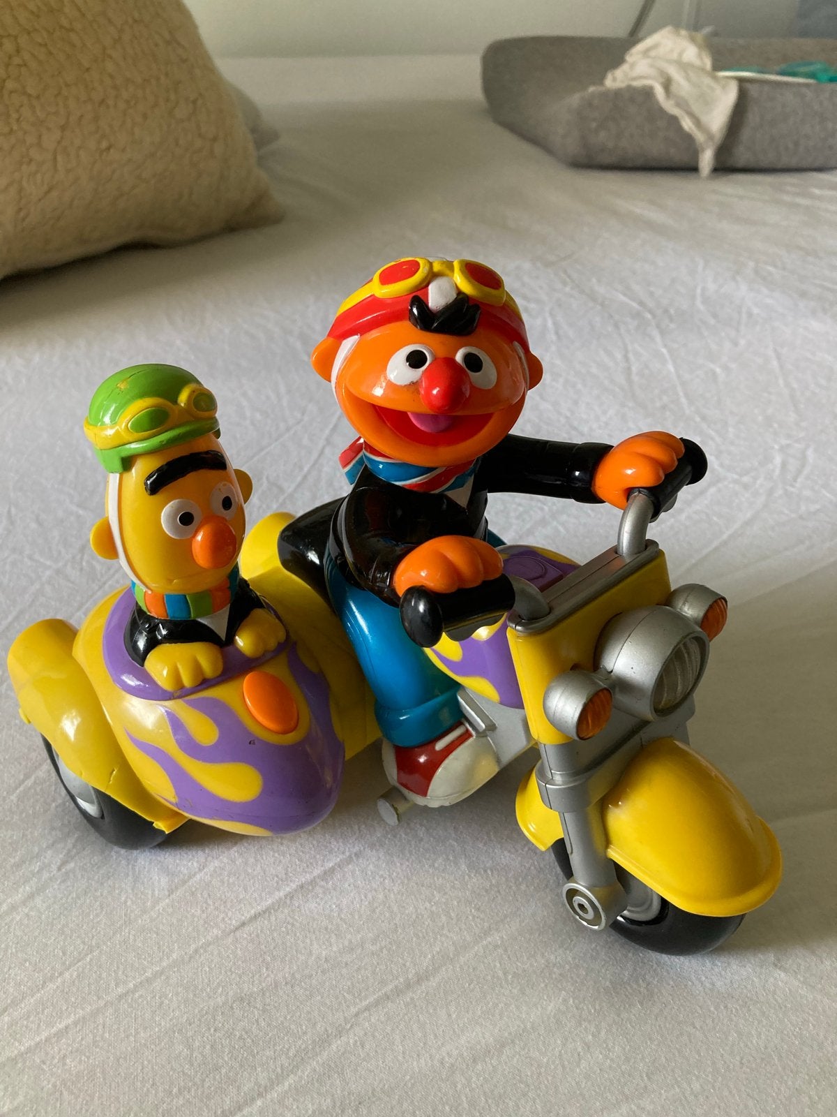 Sesamstraat Bert en Ernie op Motor met Zijspan, Kinderen en Baby's, Ophalen of Verzenden, Gebruikt, Jongen of Meisje