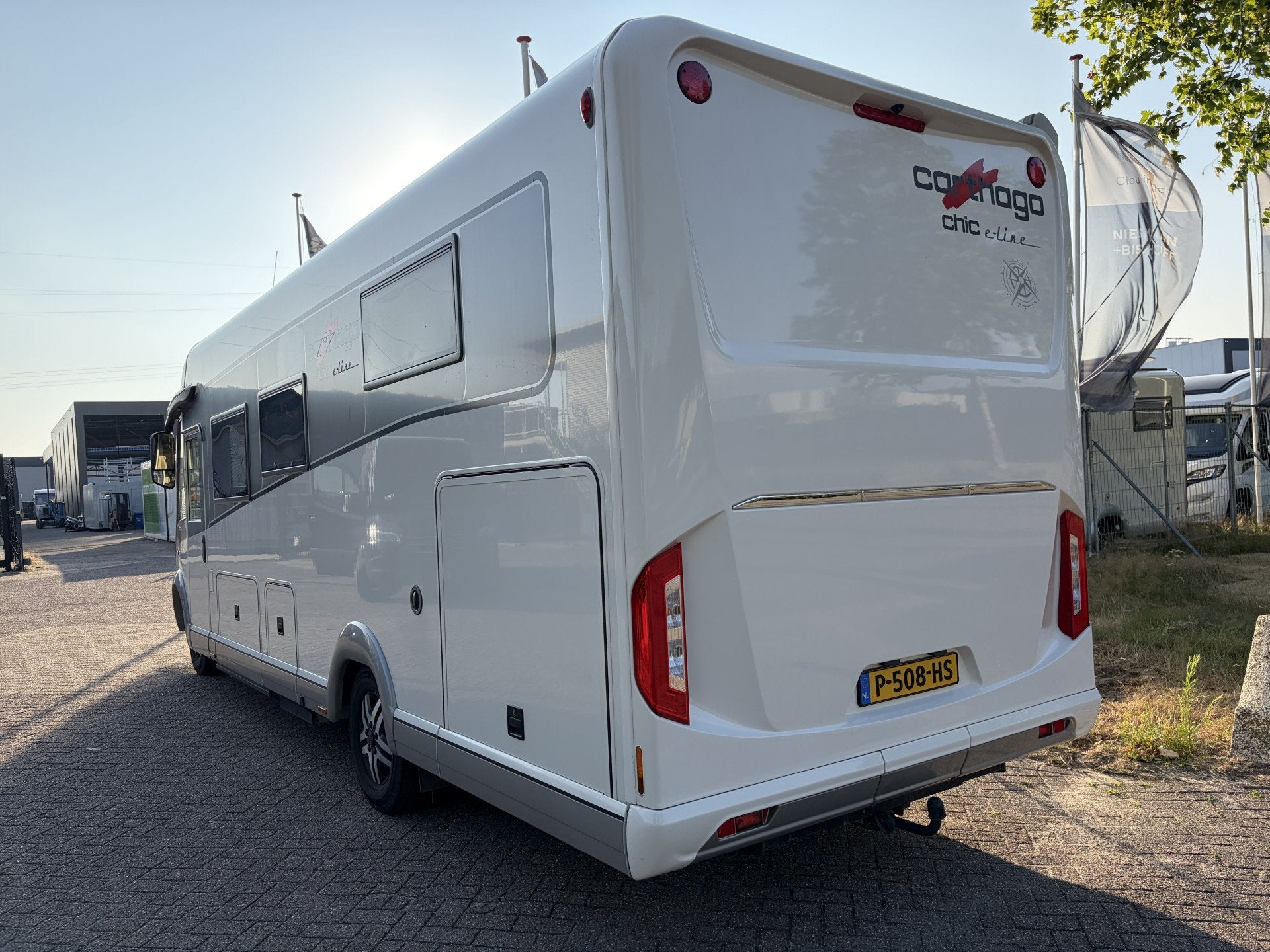 Carthago CHIC E-LINE I 51 QB Queensbed Hefbed Levelsysteem a, Galliersweg 39
5349AT  OSS, NL, 7 tot 8 meter, Diesel, Carthago