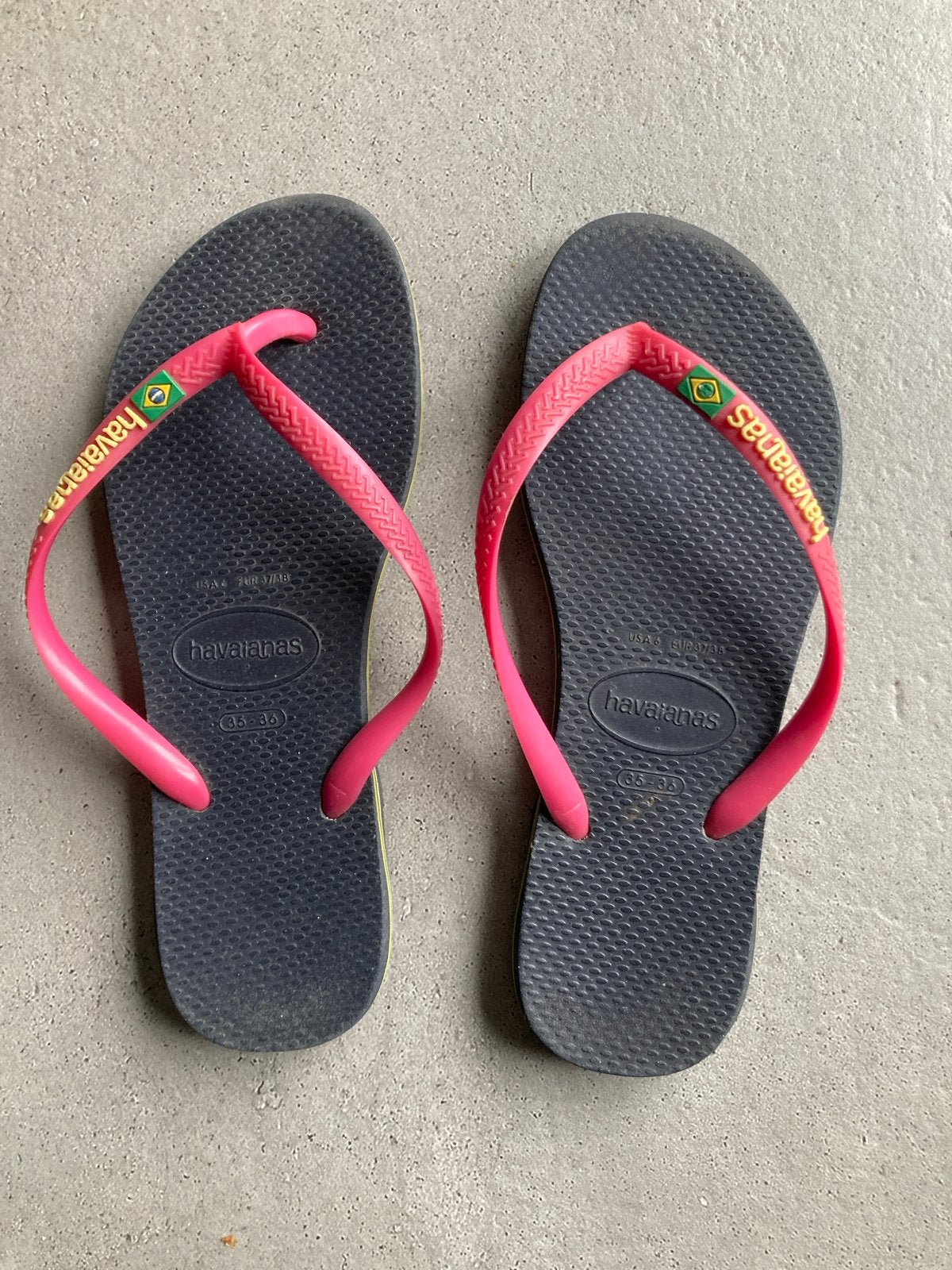 Havaianas slippers maat 35-36 (EU 37-38), Ophalen of Verzenden, Gedragen, Grijs, Slippers