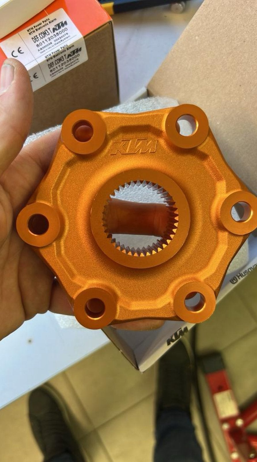 KTM Superduke 1290/1390 R/GT Powerparts Rubber Cush Carrier!, Ophalen of Verzenden, Zo goed als nieuw