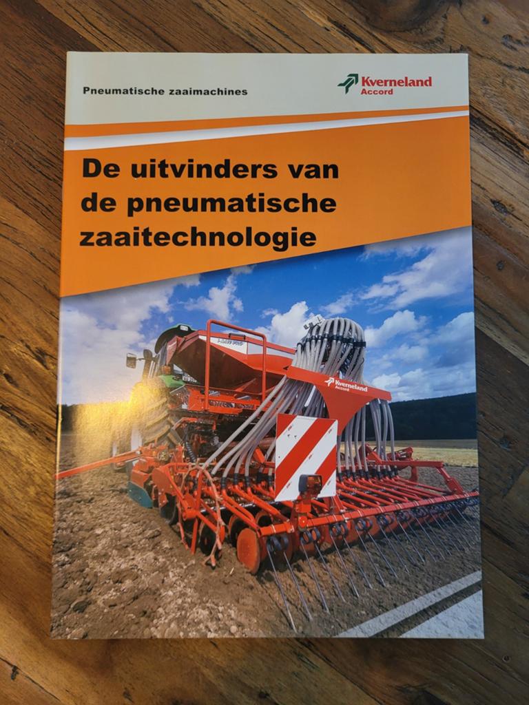 tractor folder Kverneland Pneumatische zaaimachines, Boeken, Catalogussen en Folders, Ophalen of Verzenden, Zo goed als nieuw