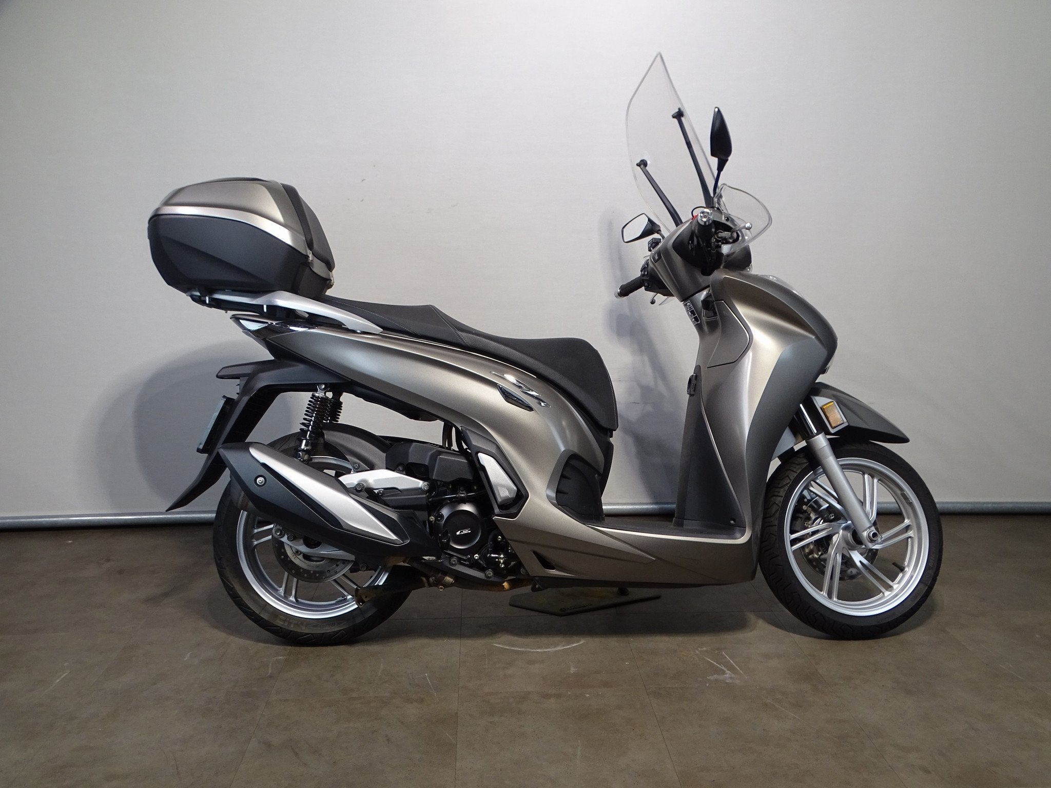 Honda SH350i SH 350 I ABS, Scooter, 12 t/m 35 kW, Gebruikt, Bedrijf