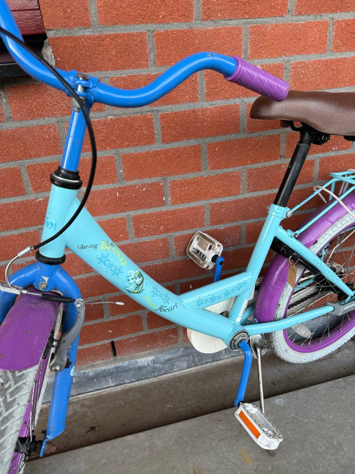 Leuke kinderfiets met Frozen thema - 16 inch, Fietsen en Brommers, Fietsen | Kinderfietsjes, Ophalen of Verzenden, Gebruikt, Terugtraprem