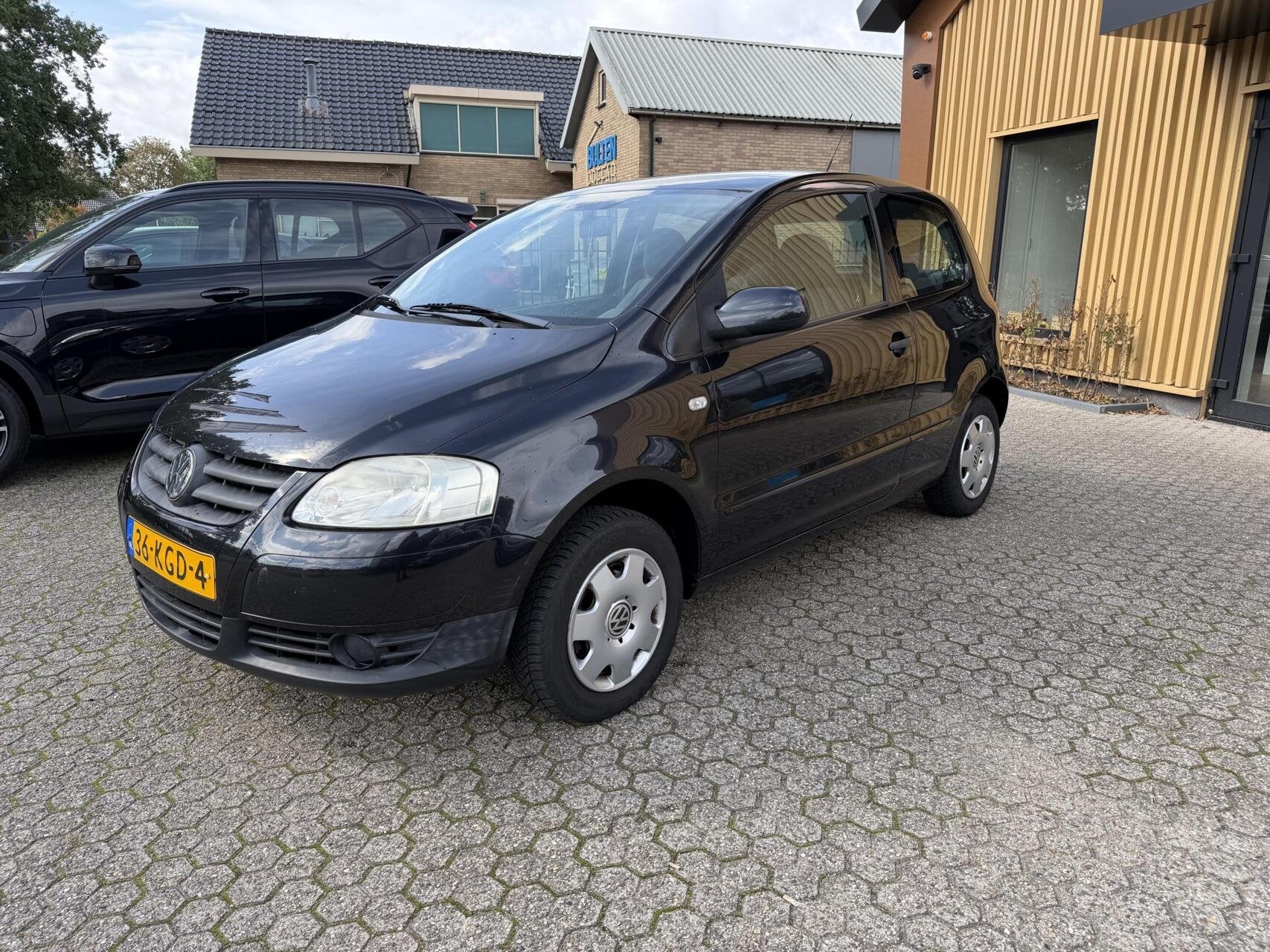 Volkswagen Fox 1.2 Trendline, Auto's, Stof, Zwart, 969 kg, Met garantie (alle)