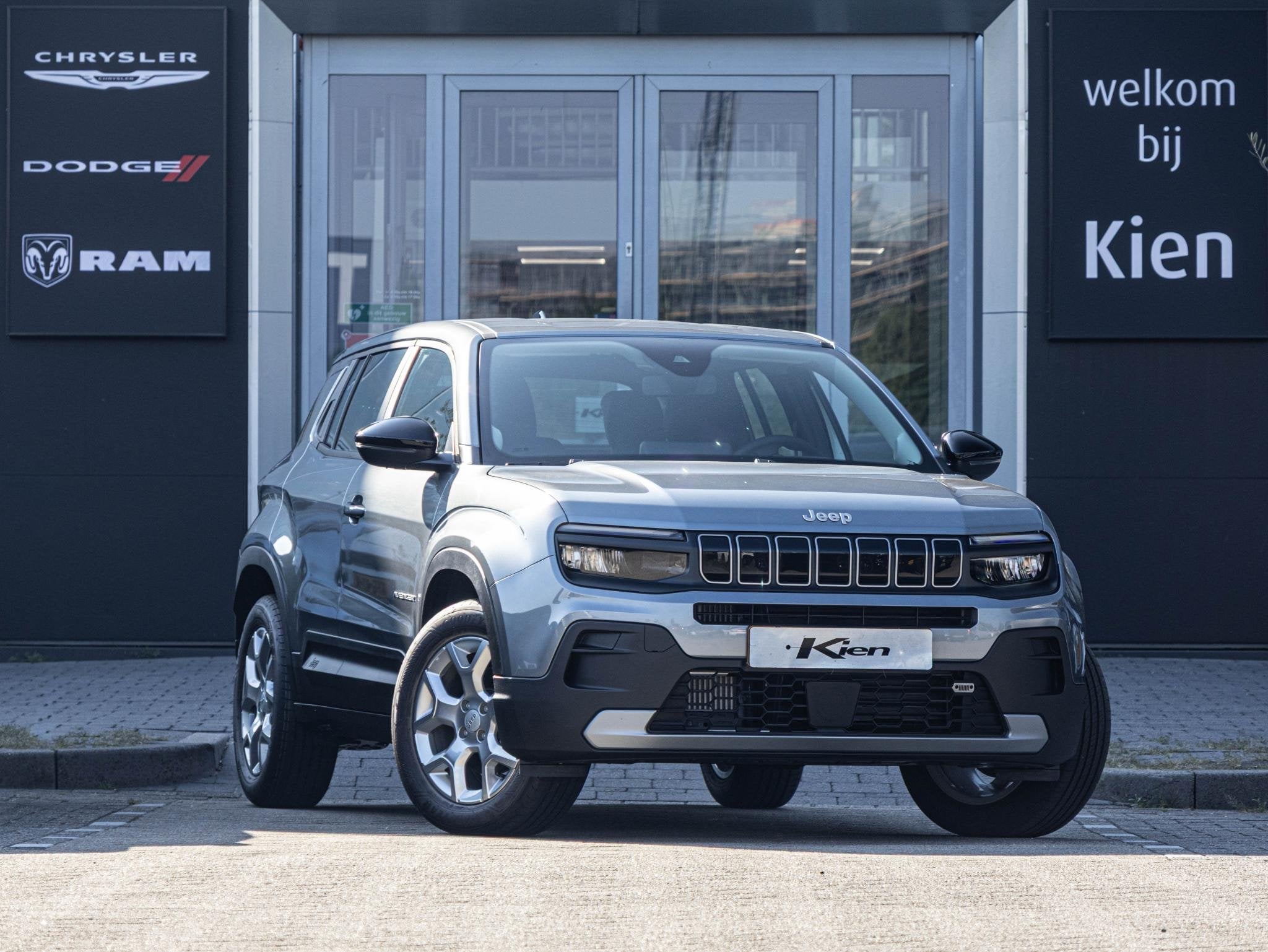 Jeep Avenger 1.2 e-Hybrid Altitude, Auto's, Stof, Gebruikt, Euro 6, 1199 cc