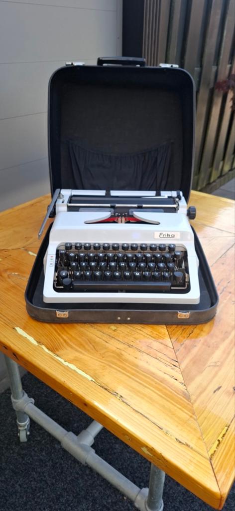 Typemachine, Ophalen