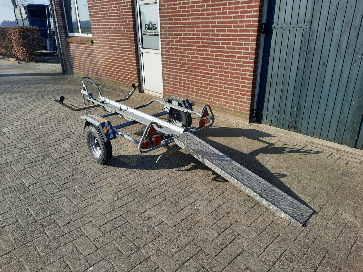 opzoek! 1 motor aanhanger, Fietsen en Brommers, Fietsaccessoires | Aanhangers en Karren, Ophalen, Zo goed als nieuw, Overige typen
