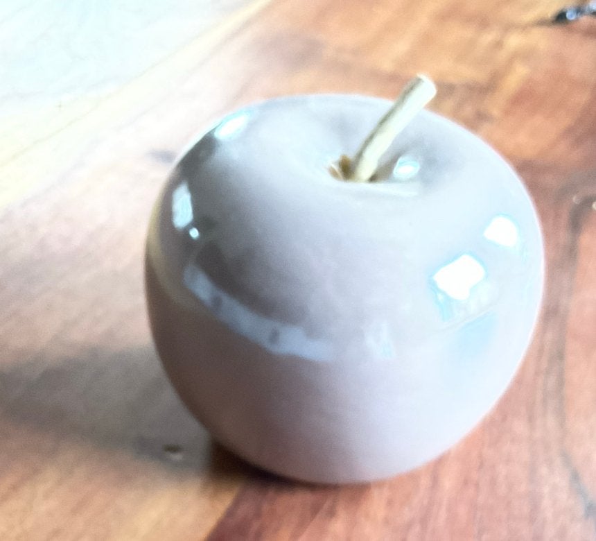 Decoratieve appel - Zo goed als nieuw, Ophalen, Zo goed als nieuw, Beige, Steen/keramiek