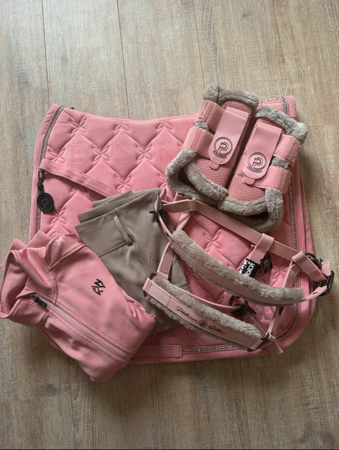anky x eskadron | Pink Set | NIEUW met PRIJSKAARTJES, Dieren en Toebehoren, Cob (M), Nieuw, Ophalen of Verzenden, Eskadron