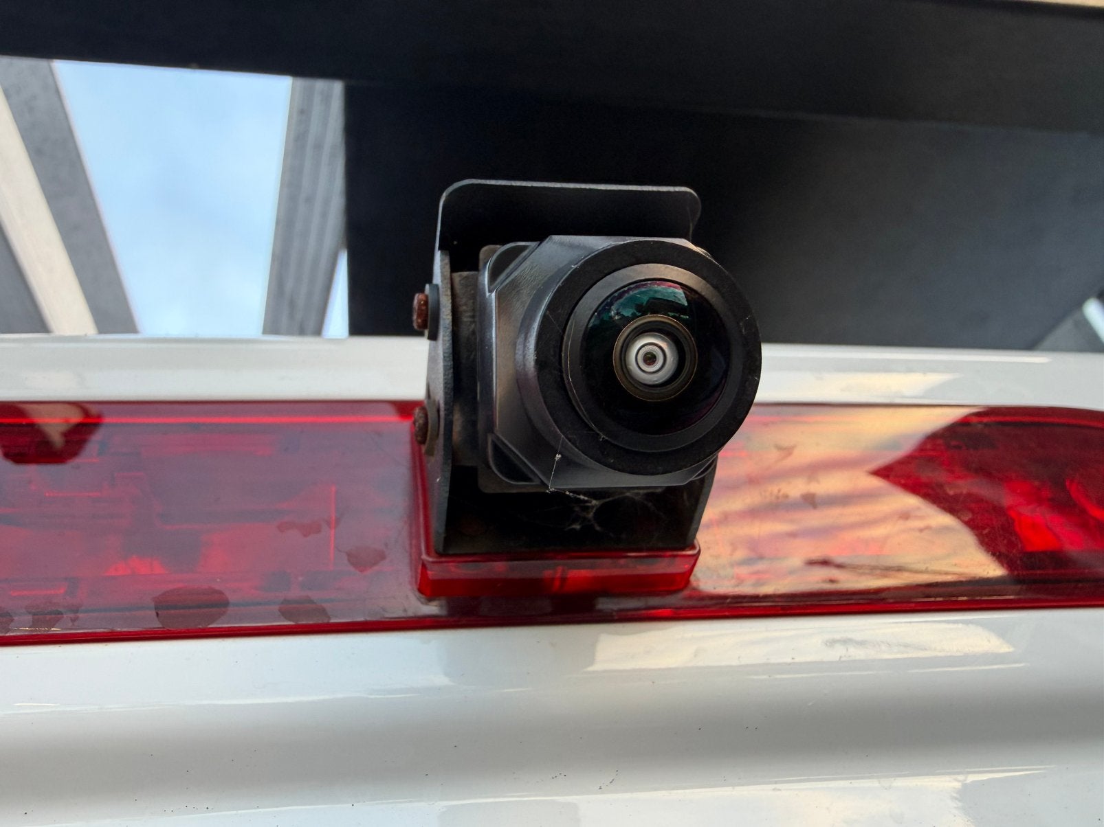Achteruitrijcamera inbouwen ProAce / Expert / Jumpy / Vivaro, Ophalen