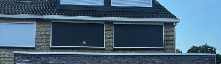 Elektrisch ritsscreen antraciet 3,75m breed x 2,30l lang, Ophalen, Gebruikt, Elektrisch, 150 tot 300 cm