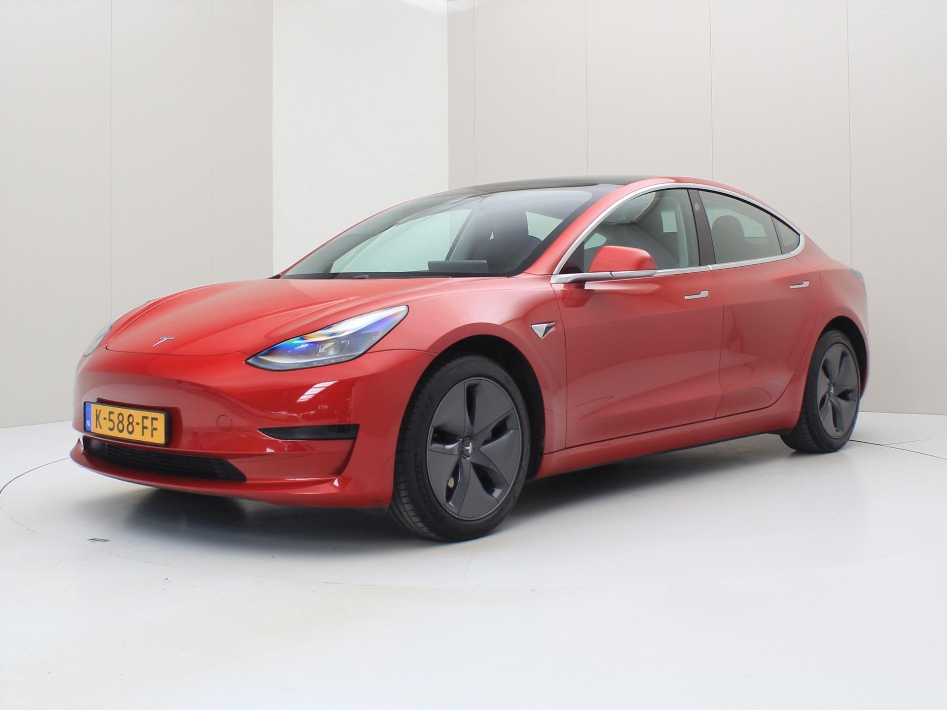 Tesla Model 3 Standard RWD Plus 89% SoH [ LFP-ACCU+AUTOPILOT, Automaat, Achterwielaandrijving, Gebruikt, Zwart