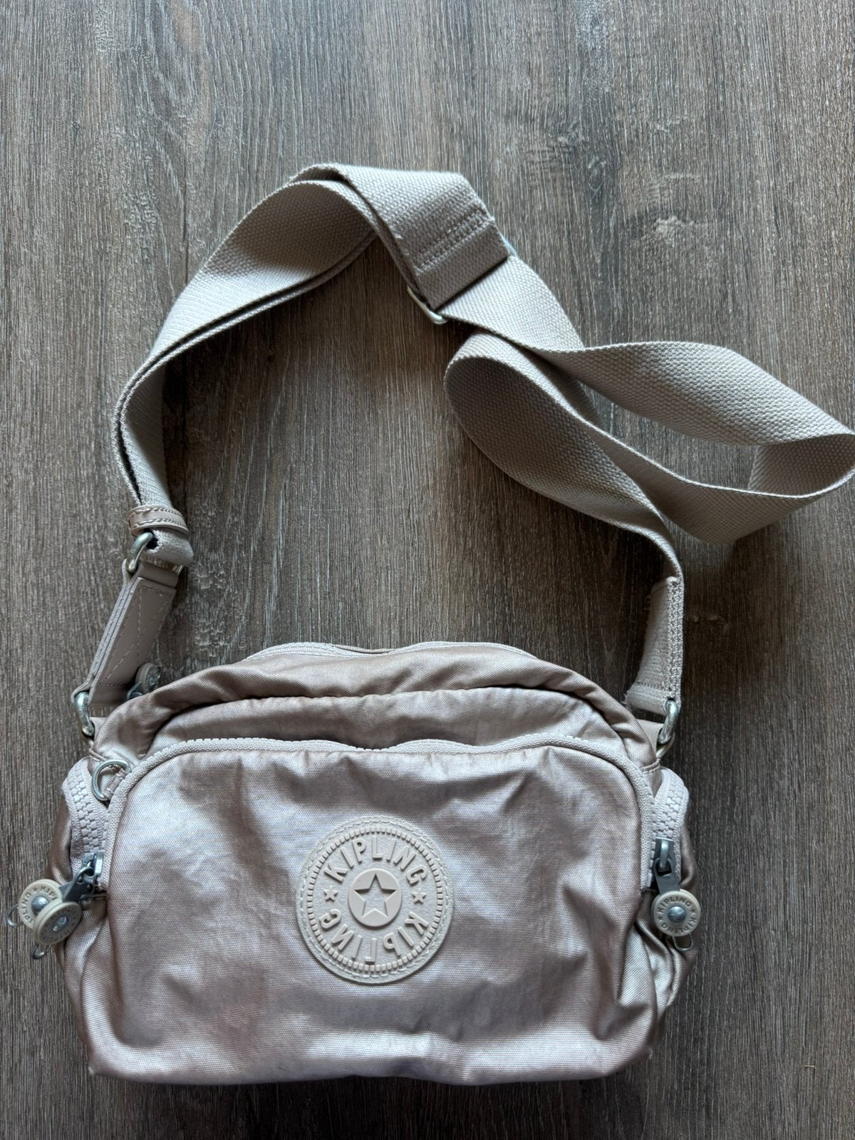 Zilverkleurig KIPLING cross body tasje Nieuwstaat, Ophalen of Verzenden, Zo goed als nieuw, Kipling