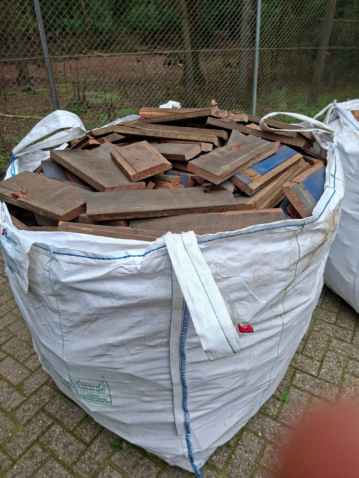 Brandhout: 2 Bigbags hardhout extra los hout (klein gezaagd, 3 tot 6 m³, Ophalen, Overige houtsoorten, Blokken