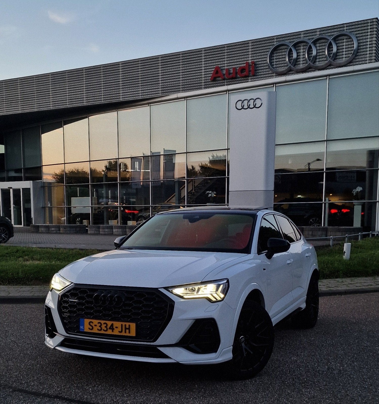 Audi Q3 45Tfsi/ VOL OPTIE!/ Keyless/360✅️, 4x4, 4 cilinders, 1984 cc, Leder en Stof