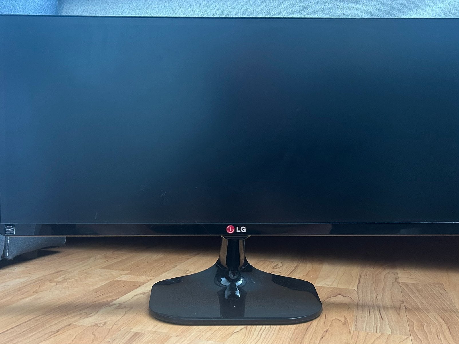 2 LG monitor schermen, Ophalen, Zo goed als nieuw, 60 Hz of minder, IPS