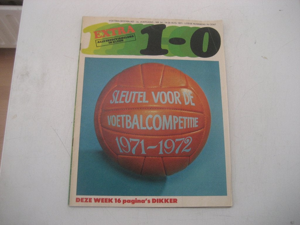 voetbalmagazine 1-0 overzicht seizoen 1971-1972, Ophalen of Verzenden, 1960 tot 1980, Nederland, Tijdschrift