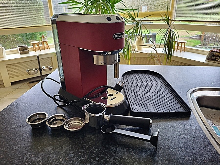 Koffieapparaat - Koffieapparaat - De'Longhi Dedica, Stoompijpje, Espresso apparaat, Ophalen of Verzenden, Zo goed als nieuw