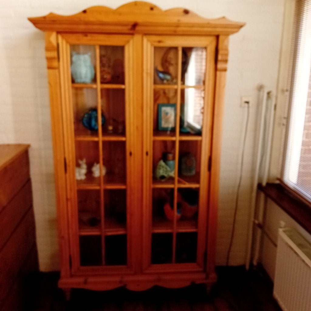 Te koop: vitrinekast, Ophalen, Met plank(en), 100 tot 150 cm, 25 tot 50 cm