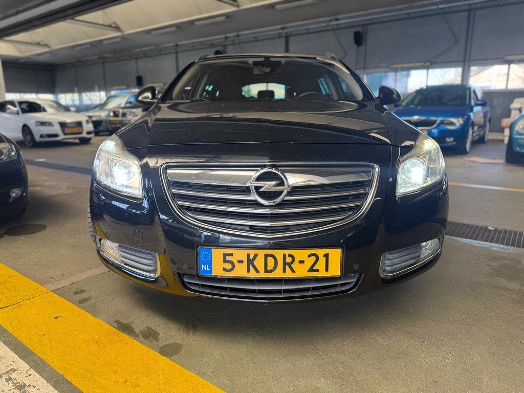 Opel Insignia Sports Tourer 2.0 CDTI Cosmo | Automaat | LMV, Auto's, Opel, Euro 5, 4 cilinders, Leder en Stof, Zwart