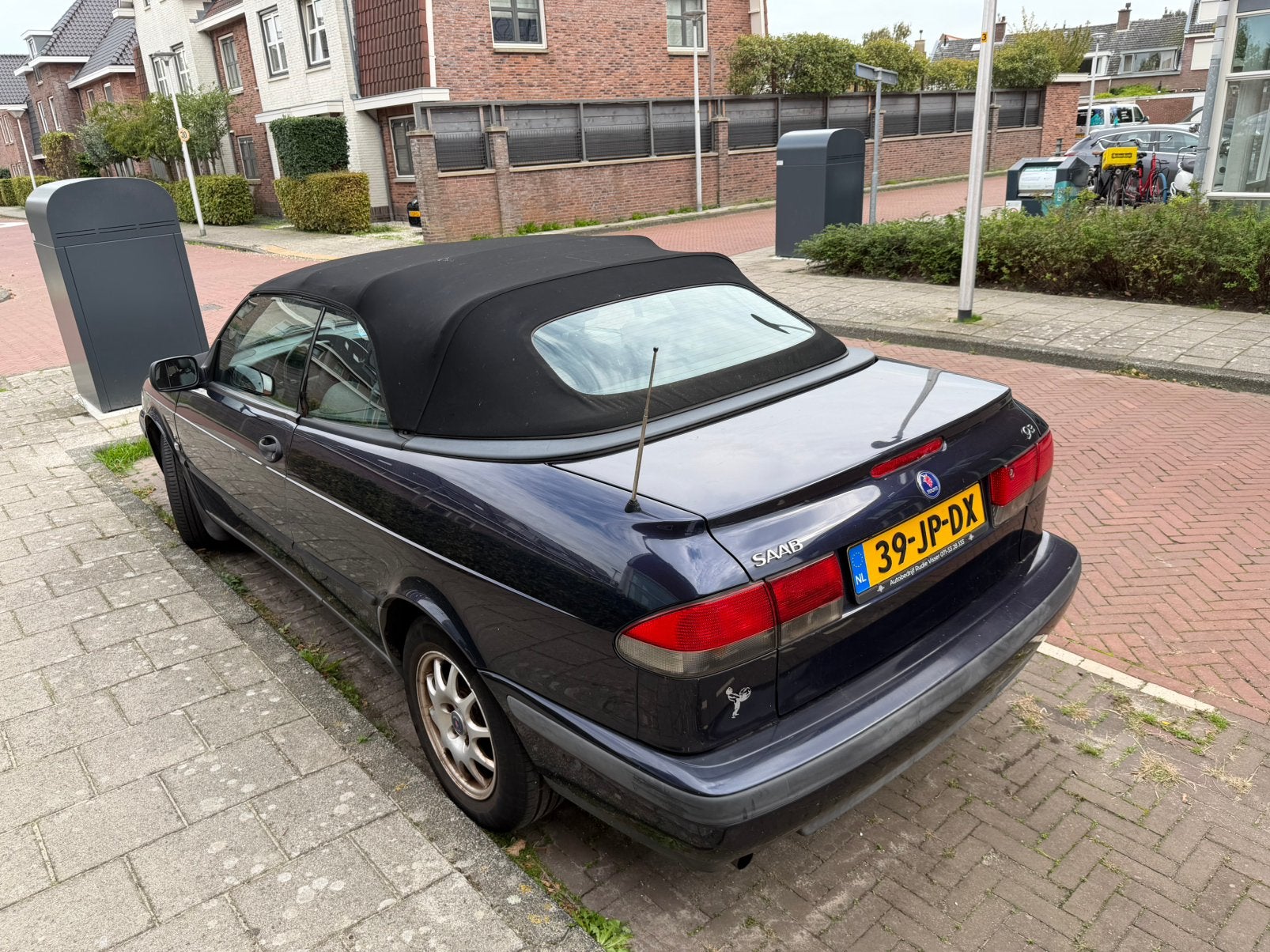 Saab 9-3 2.3 I Cabrio 1998 Zwart, Voorwielaandrijving, 1345 kg, 4 cilinders, 4 stoelen