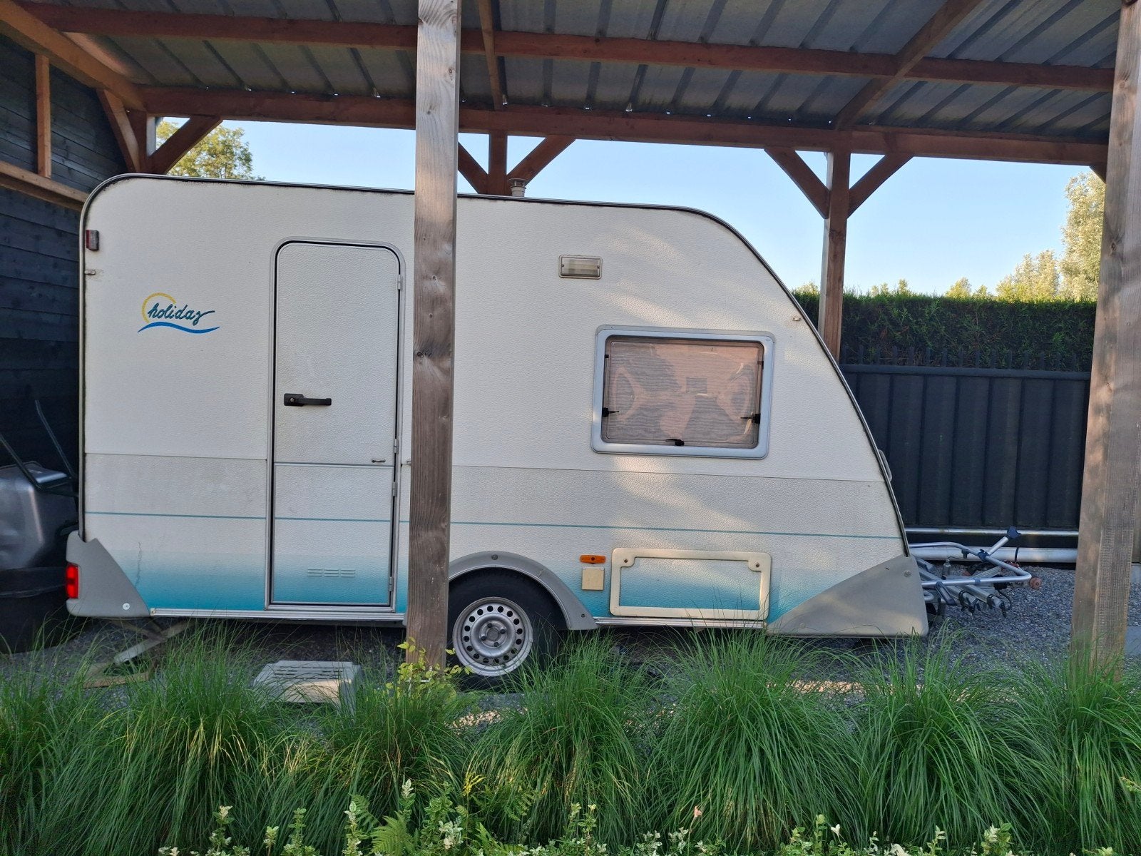 Lichtgewicht 5 persoons Eiffelland Holiday, Caravans en Kamperen, Standaardzit, Eifelland, Lengtebed, 500 - 750 kg