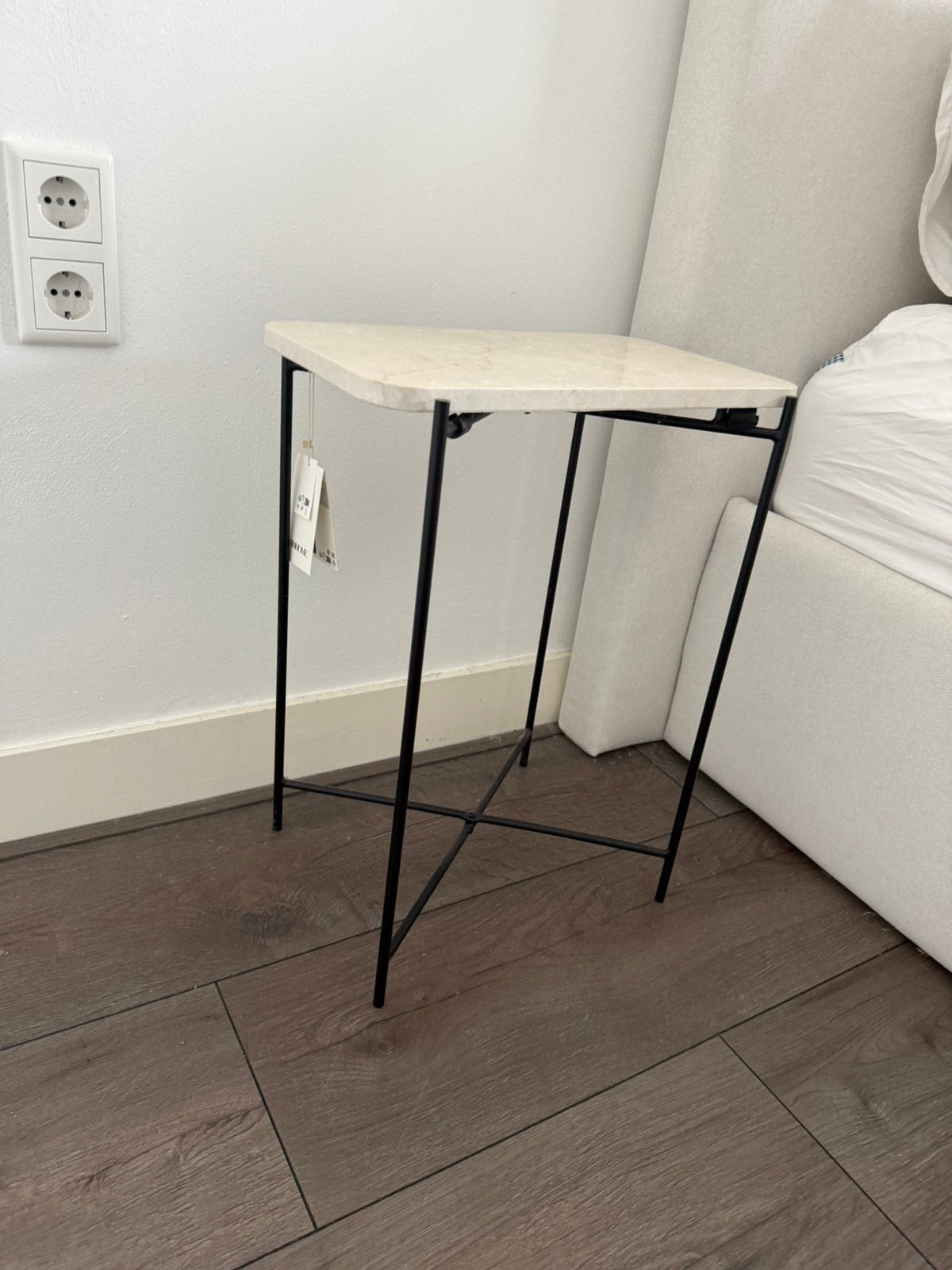 Bijzettafel Zara home, Ophalen, Zo goed als nieuw, 25 tot 50 cm, Rond