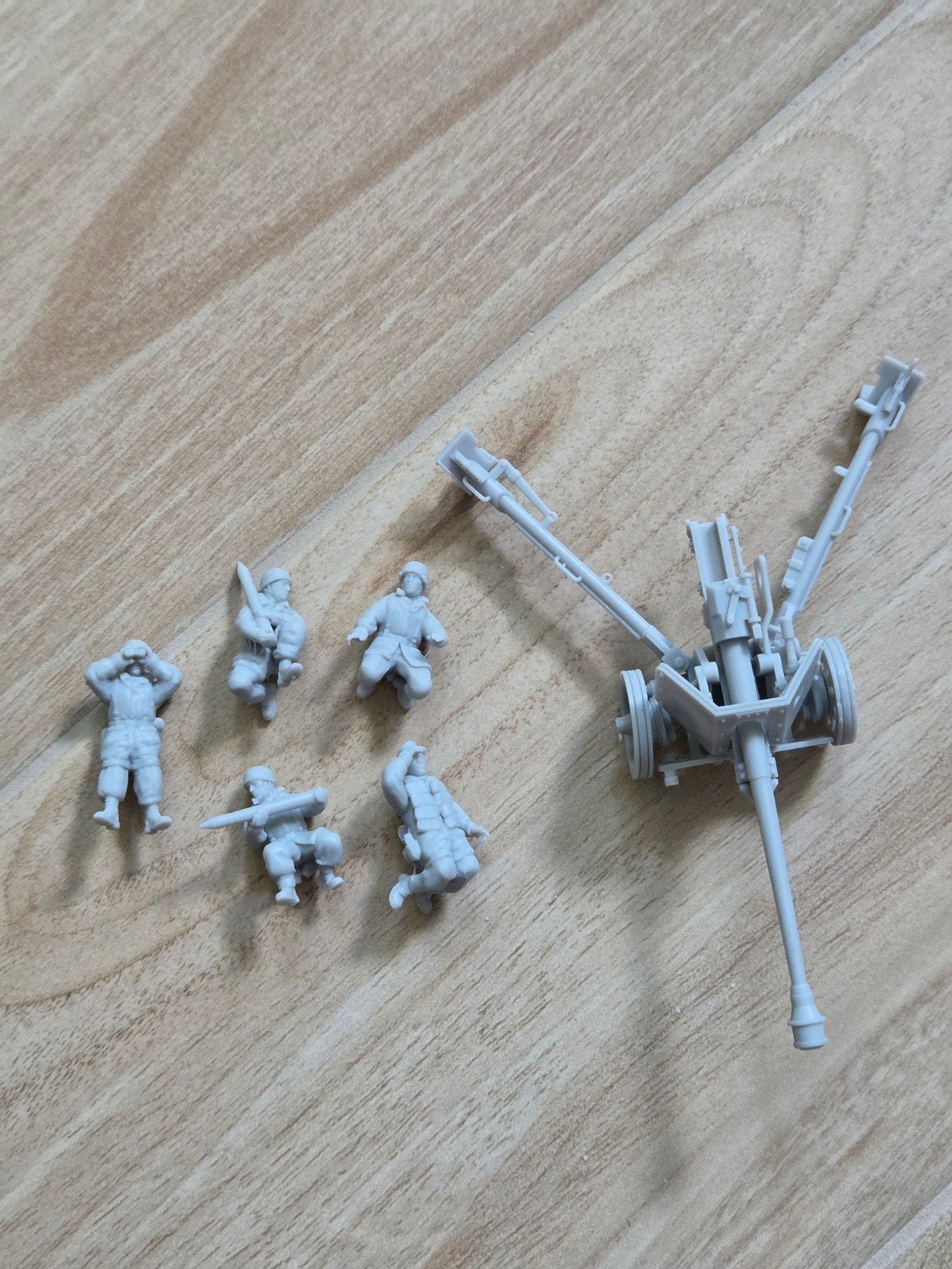 Bolt Action 28mm Pak 40 met Fallschirmjäger crew, Ophalen of Verzenden, Nieuw, 1:50 of kleiner, Figuur of Figuren
