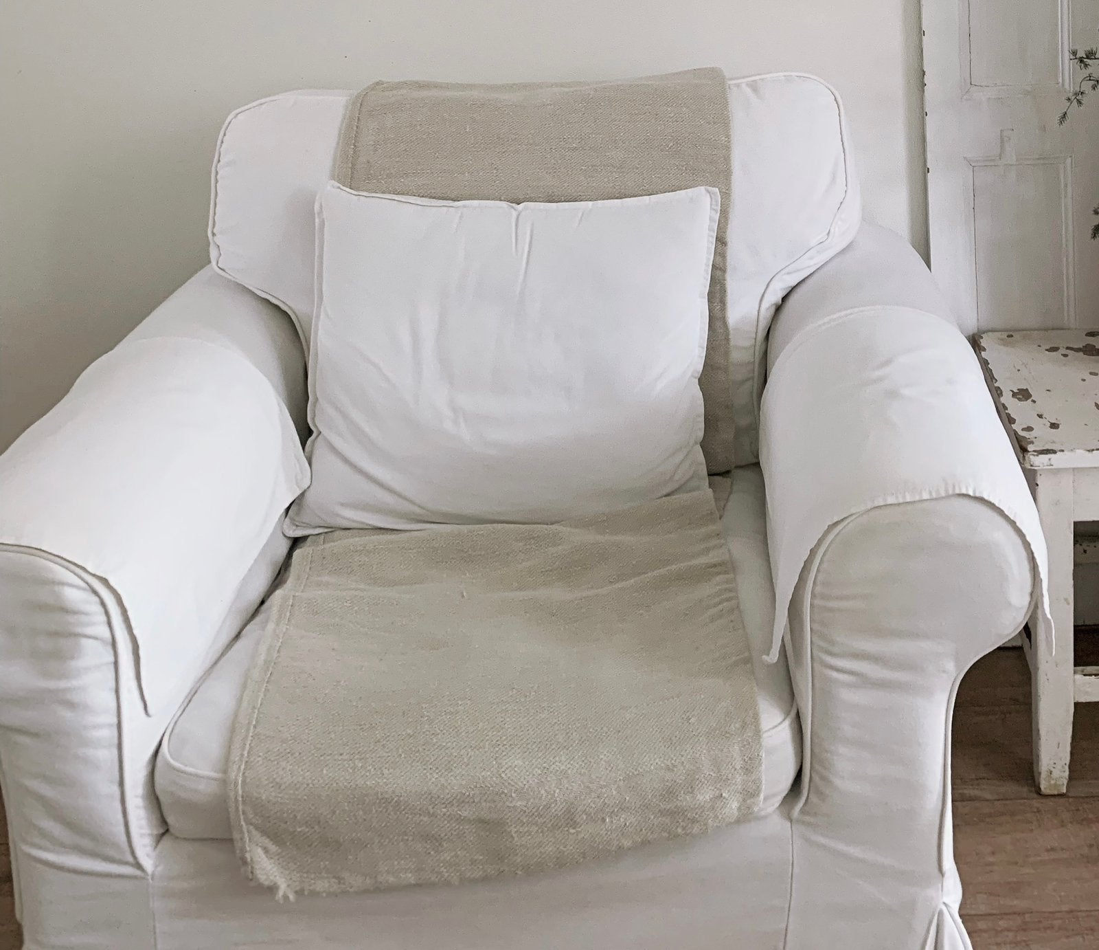 Witte hoes Ektorp stoel, Huis en Inrichting, Fauteuils, 75 tot 100 cm, Ophalen of Verzenden, Zo goed als nieuw, 75 tot 100 cm
