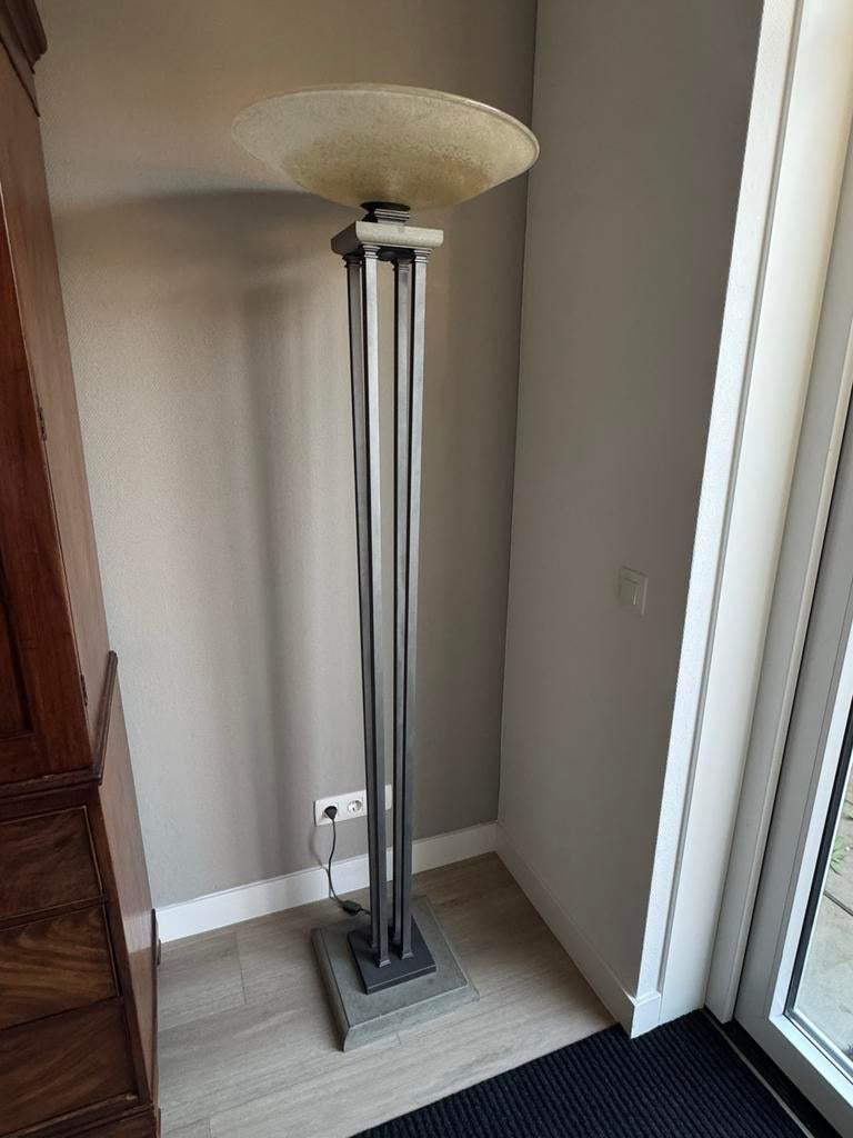 Uplighter met betonnen voet, Huis en Inrichting, Lampen | Vloerlampen, Ophalen, Gebruikt, Metaal, 150 tot 200 cm