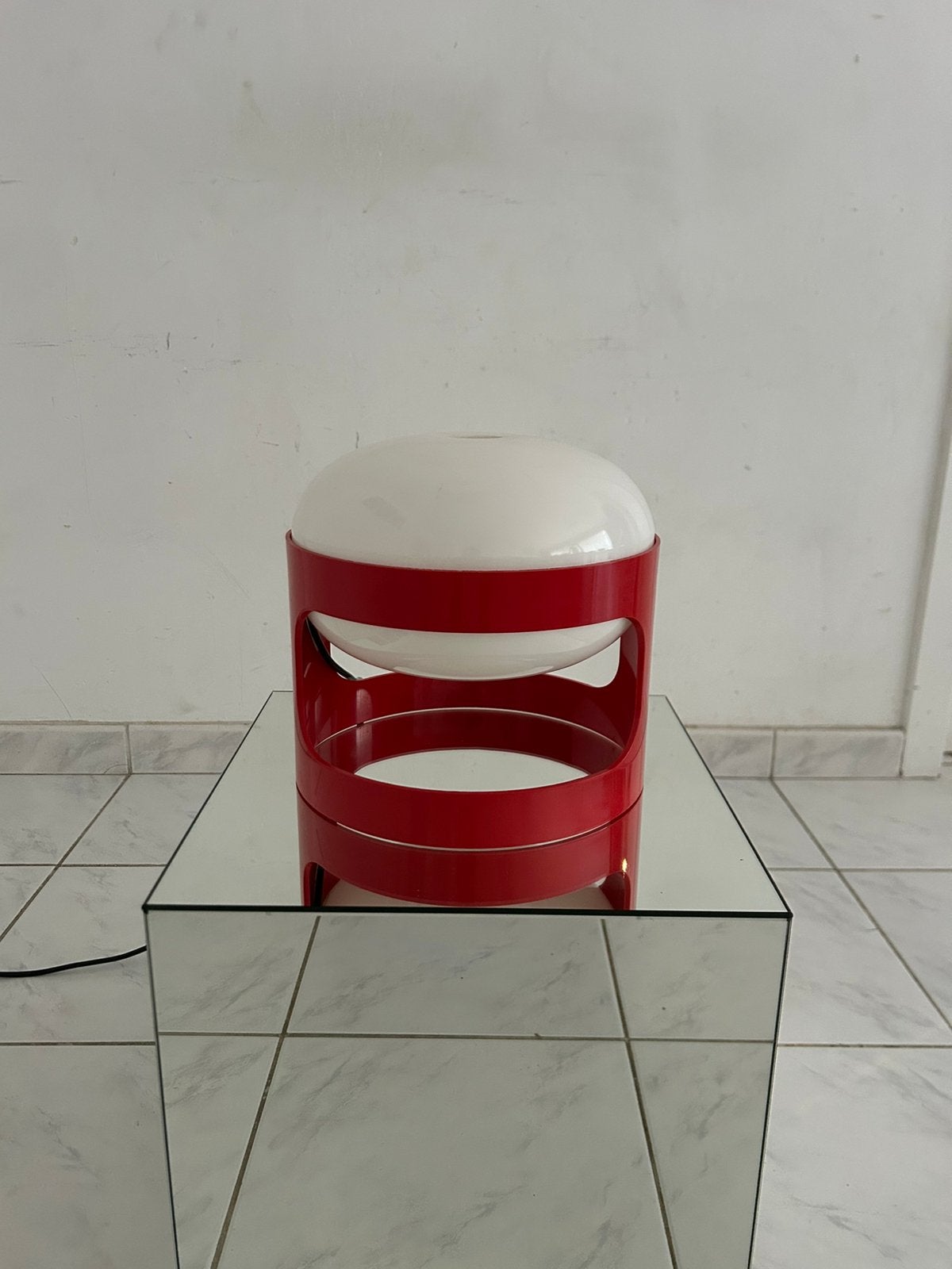 Vintage KD28 tafellamp Joe Colombo Kartell rood, Huis en Inrichting, Lampen | Tafellampen, Kunststof, Gebruikt, Overige merken