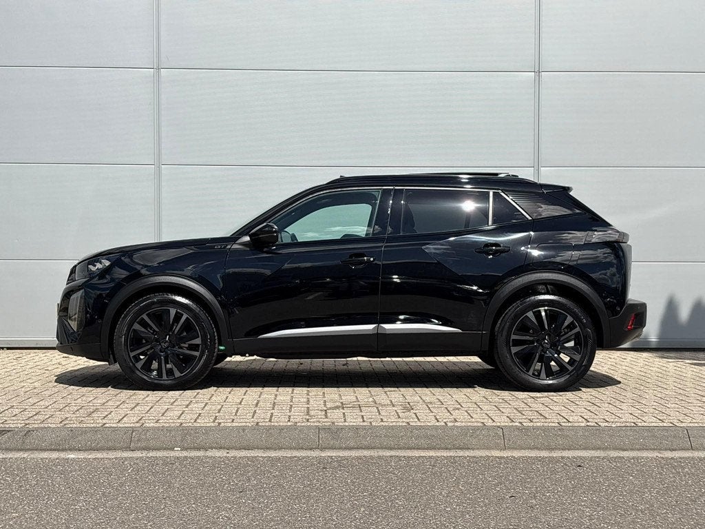 Peugeot 2008 1.2 Hybrid 136 GT | Panoramisch schuifdak | Alc, Auto's, Peugeot, Gebruikt, Euro 6, 1199 cc, Zwart