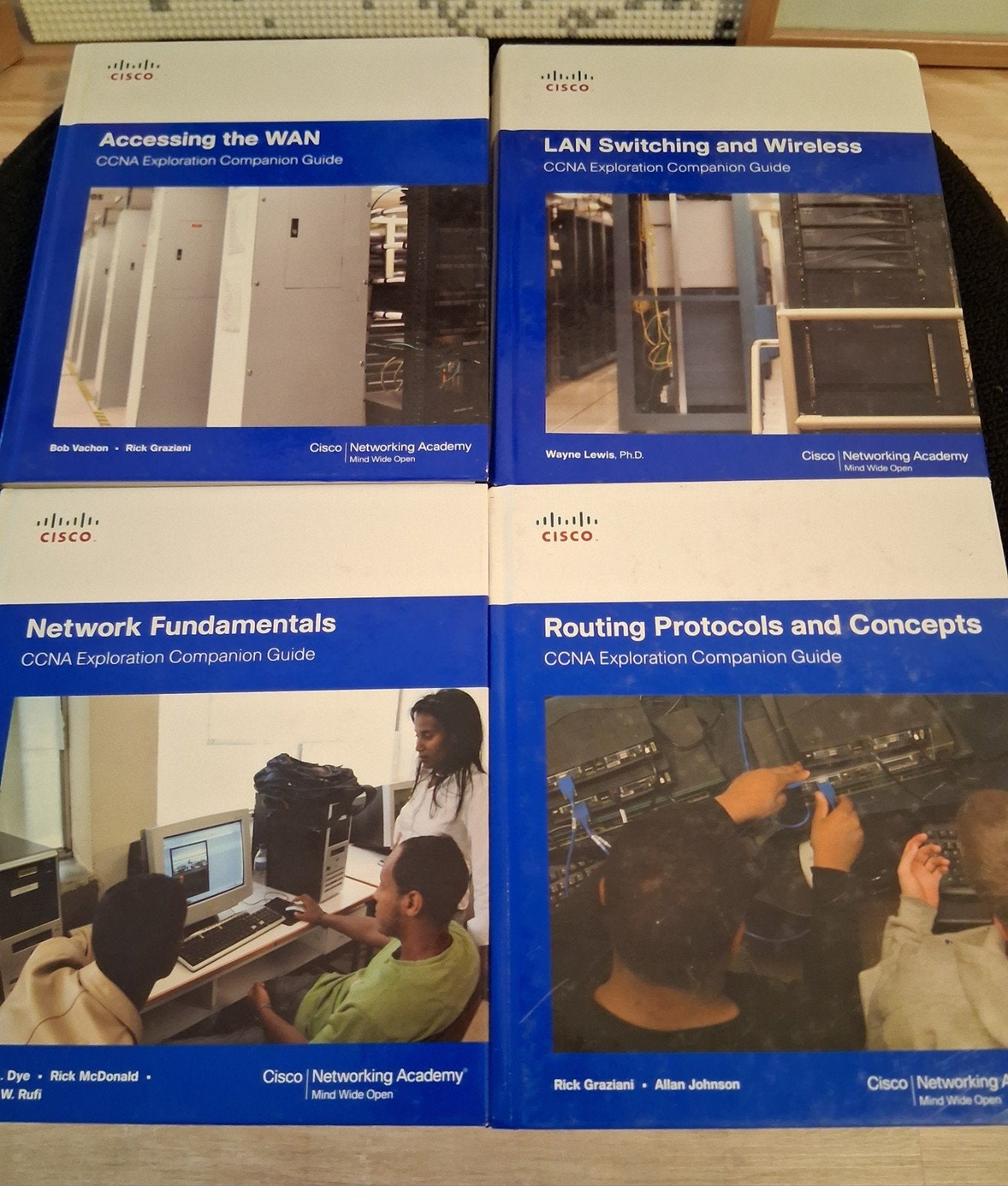 Cisco CCNA Exploration Companion Guide Boeken Set (4 stuks), Ophalen of Verzenden, Zo goed als nieuw