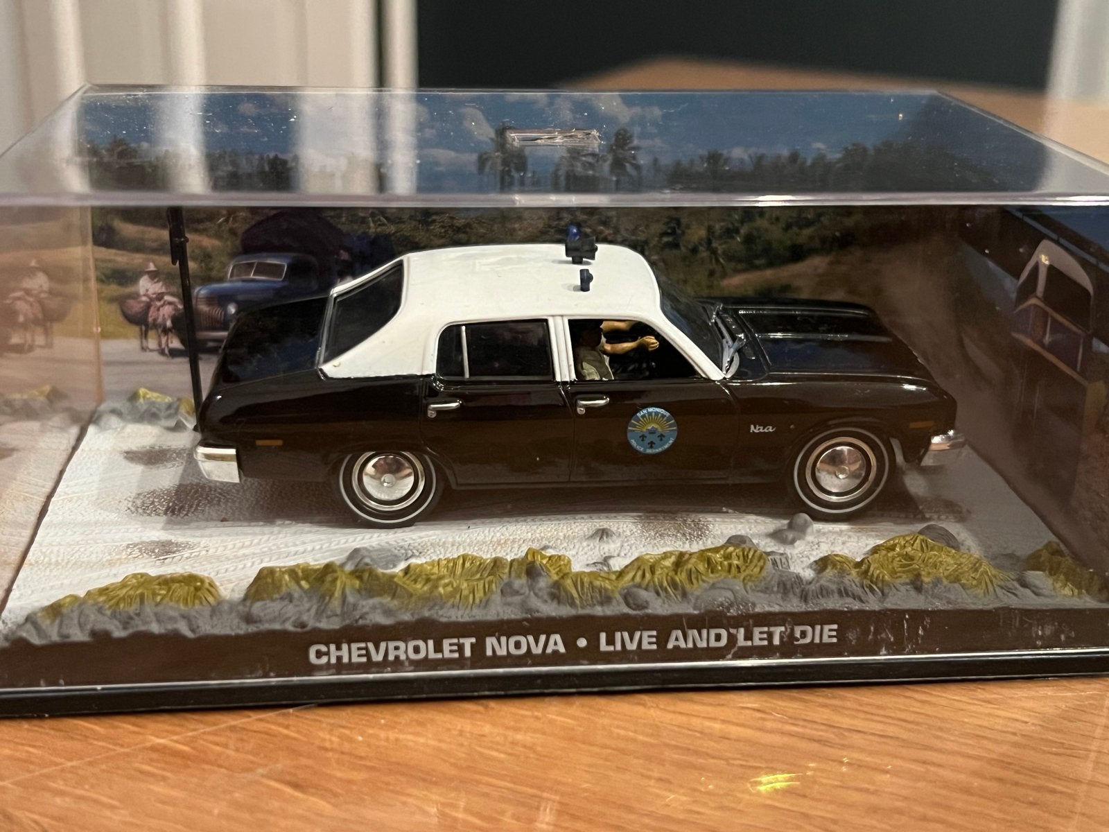 Chevrolet Nova Politieauto - Live and Let Die schaalmodel, Ophalen of Verzenden, Zo goed als nieuw, Overige typen