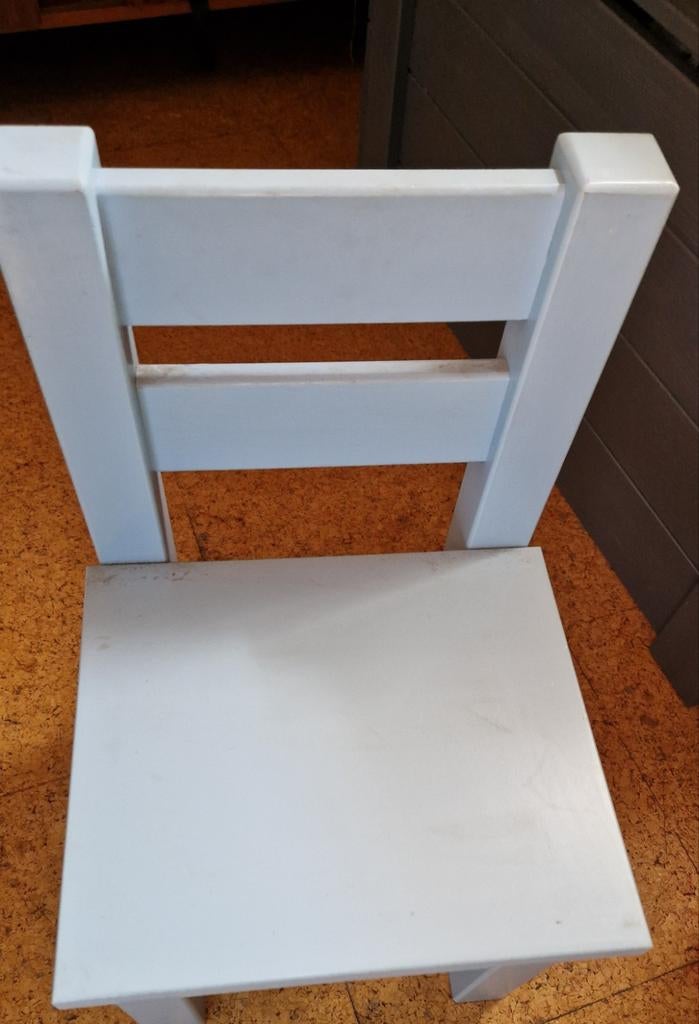 Houten kindertafeltje en 2 stoelen, Ophalen of Verzenden, Gebruikt, Stoel(en)