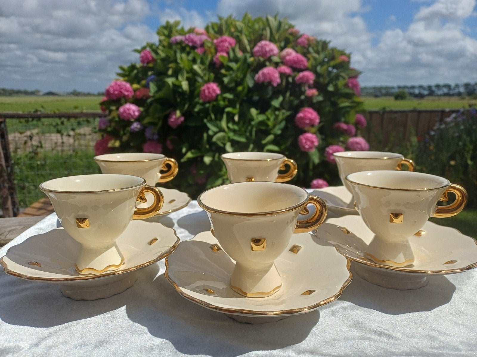 6 Chique JCB Artichaut France Kop & Schotels Crème Goud € 45, Huis en Inrichting, Keuken | Servies, Ophalen, Zo goed als nieuw
