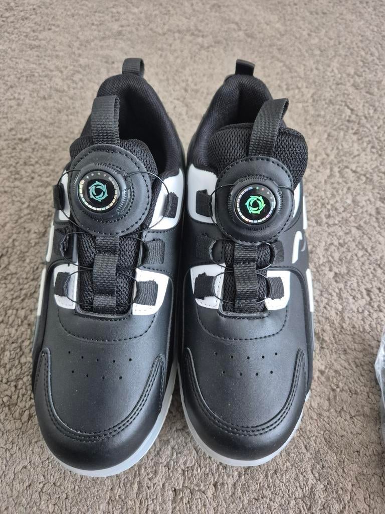 Skeelerschoenen met wieltjes - Zwart/Wit maat 36, Ophalen of Verzenden, Nieuw, Kinderen