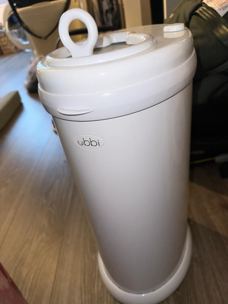 Ubbi witte luieremmer, Kinderen en Baby's, Badjes en Verzorging, Overige merken, Gebruikt, Luieremmer, Ophalen of Verzenden
