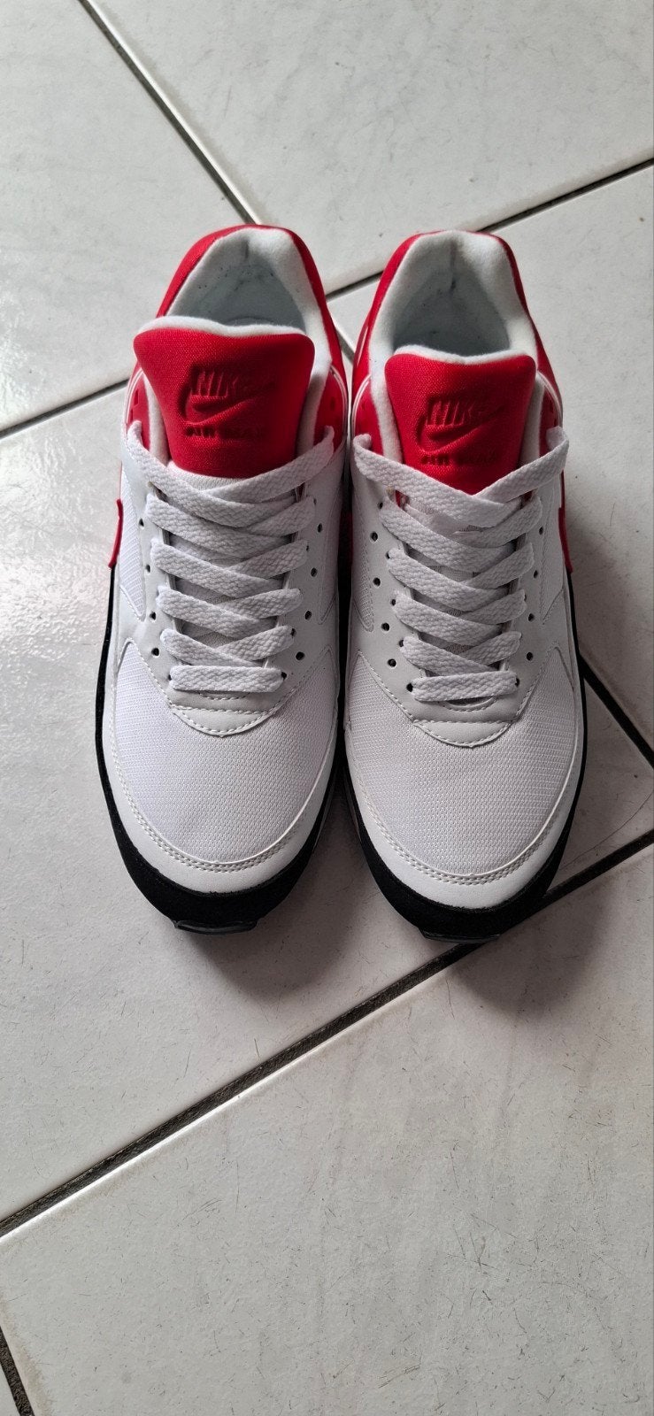 Nike Air Max Sneakers - Wit/Rood, Kleding | Dames, Schoenen, Wit, Nike, Nieuw, Ophalen of Verzenden