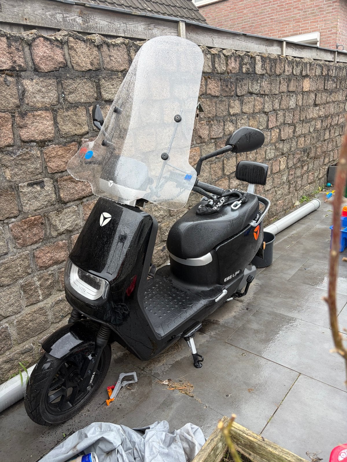 Yadea EBS Lite Elektrische Scooter - Zwart, Ophalen, Zo goed als nieuw, Elektrisch, Overige merken