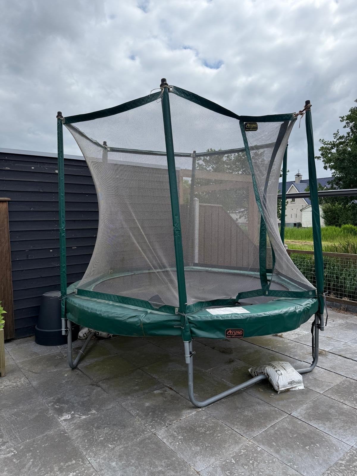 Avyna trampoline met veiligheidsnet, Ophalen, Gebruikt