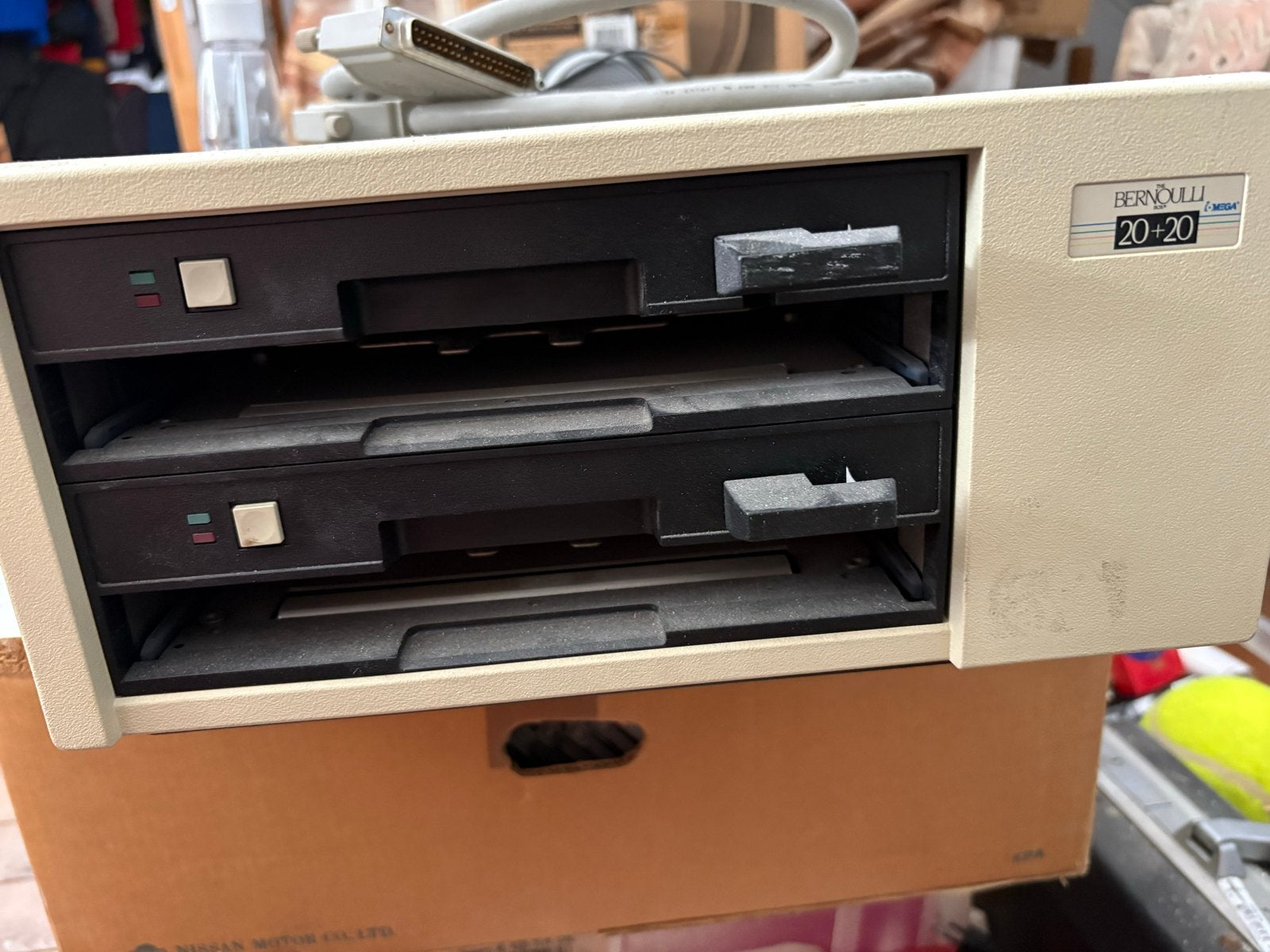 Oude Bernoulli Box Iomega A220HE met SCSI interface kabel, Computers en Software, Vintage Computers, Ophalen of Verzenden