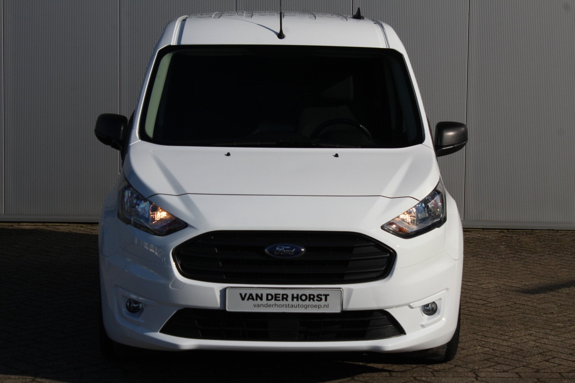 Ford Transit Connect 1.0-100pk Ecoboost L1 Trend. Dames en h, Gebruikt, Zwart, Wit, Handgeschakeld