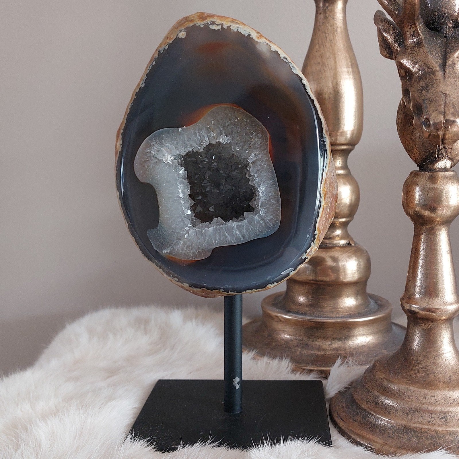 Agaat met kristal geode op standaard, Sieraden, Tassen en Uiterlijk, Edelstenen, Ophalen