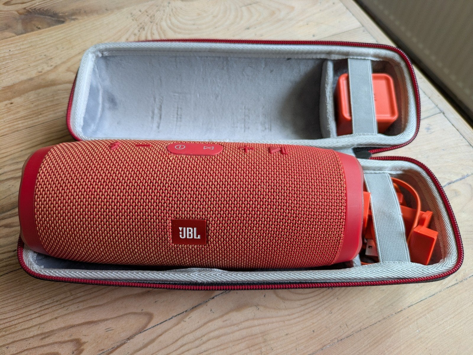 JBL Charge 3 - Bluetooth Speaker incl. hardcase en oplader, Ophalen of Verzenden, Overige typen, JBL
