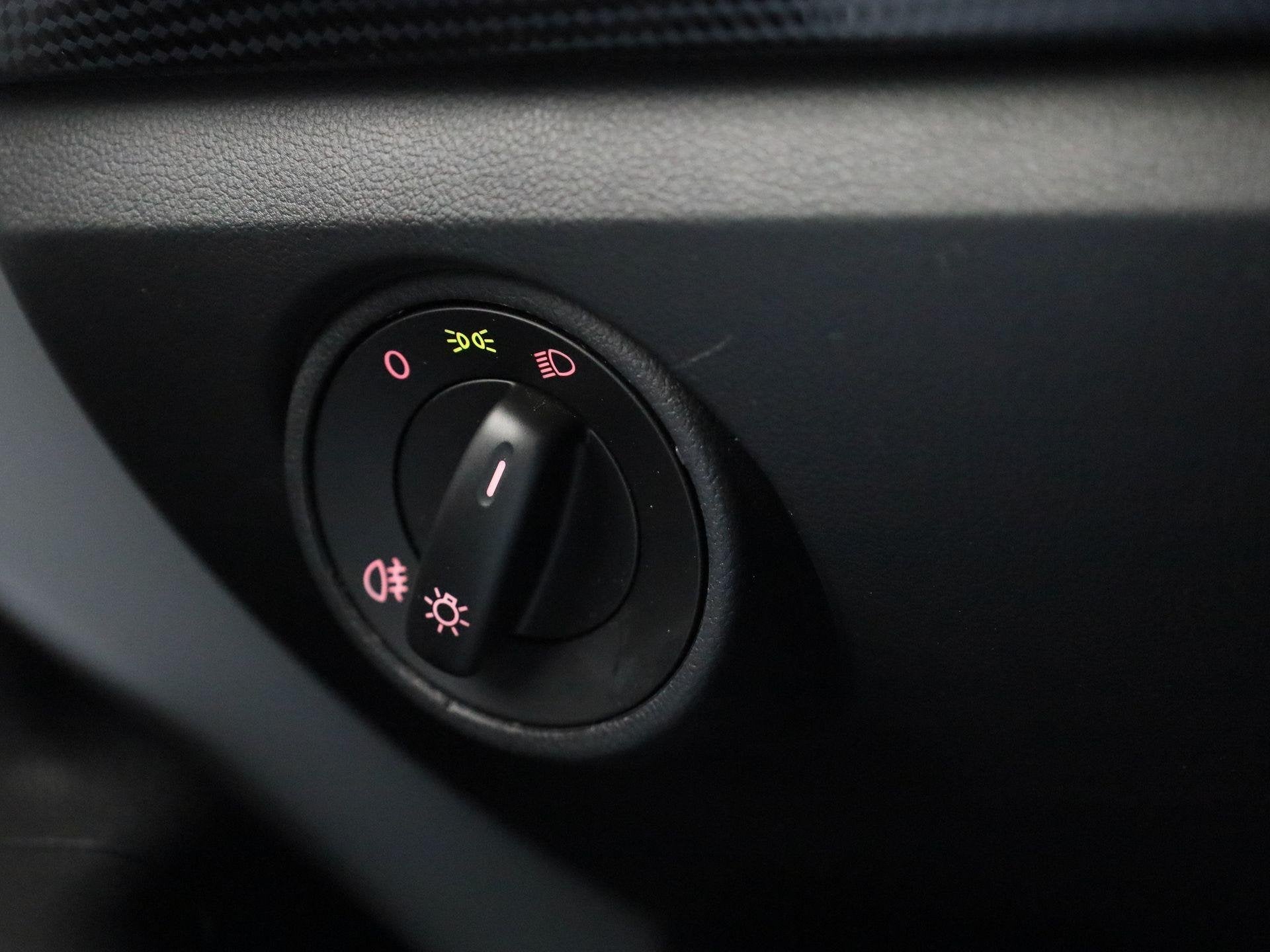 Foto 15 van Volkswagen Up! 1.0 | Airconditioning | Bluetooth | Elektrisc