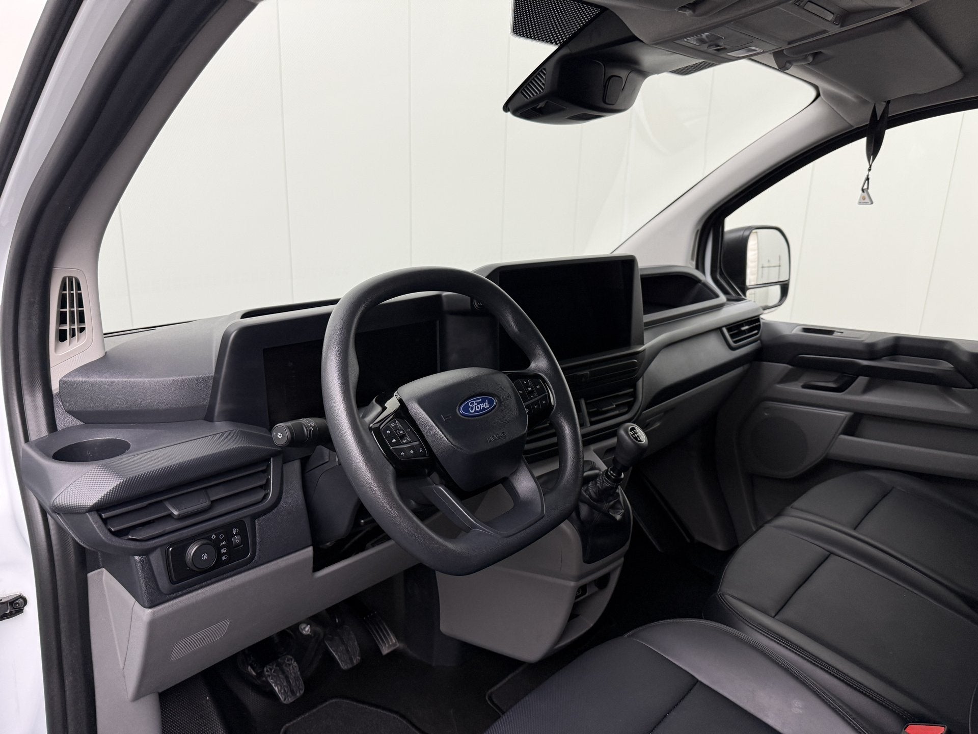 Ford Transit Custom 2.0TDCi 136PK Lang Business Digital | Le, Voorwielaandrijving, Dealer onderhouden, 136 pk, Gebruikt