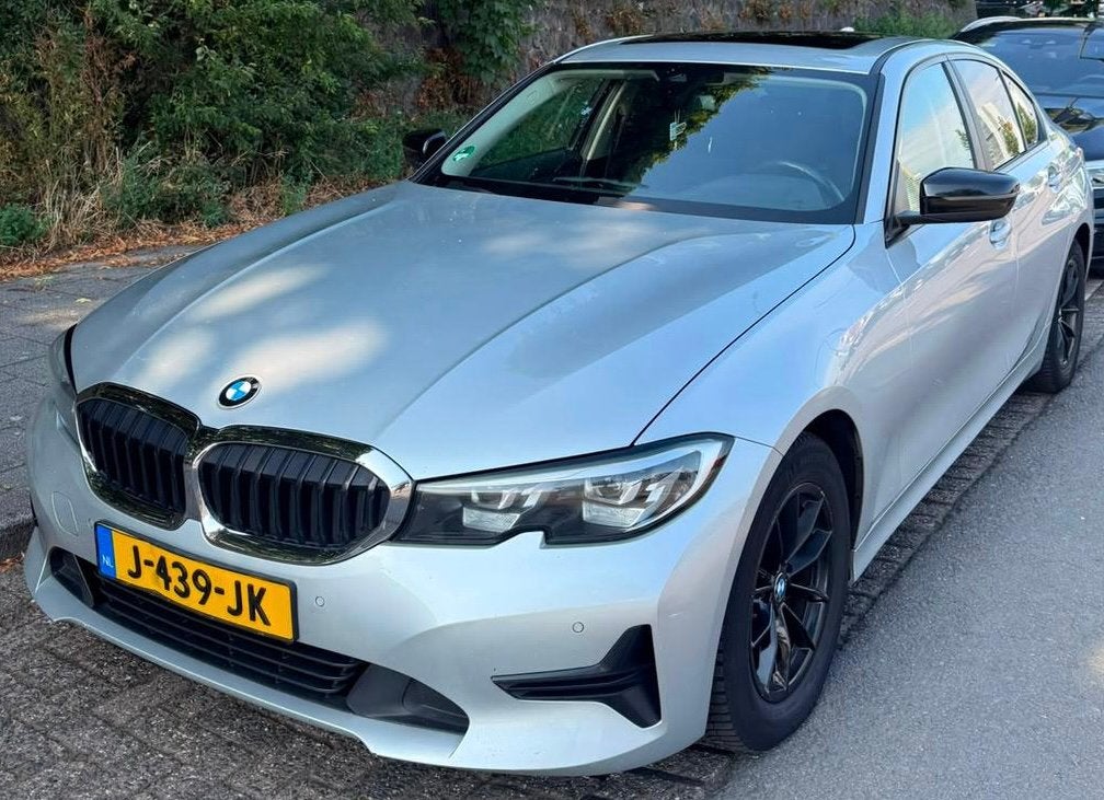 BMW 3-Serie 318D 100KW PANO VIRTUAL AUT 2019 Grijs Luxury, Auto's, BMW, Automaat, 1995 cc, 4 cilinders, Bedrijf