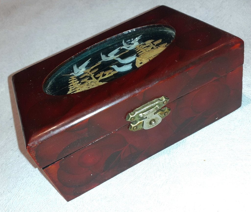 Juwelendoos vintage chinees hout met diorama van kraanvogels, Ophalen of Verzenden